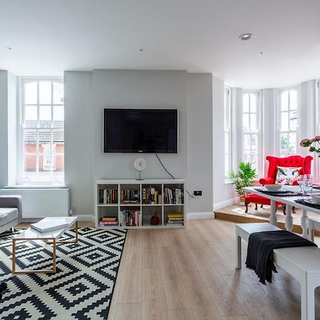 2 Bedroom Apartments With Sofa Bed In Southend Buitenkant foto