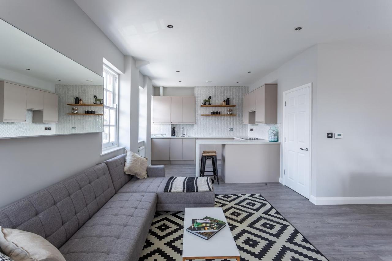 2 Bedroom Apartments With Sofa Bed In Southend Buitenkant foto