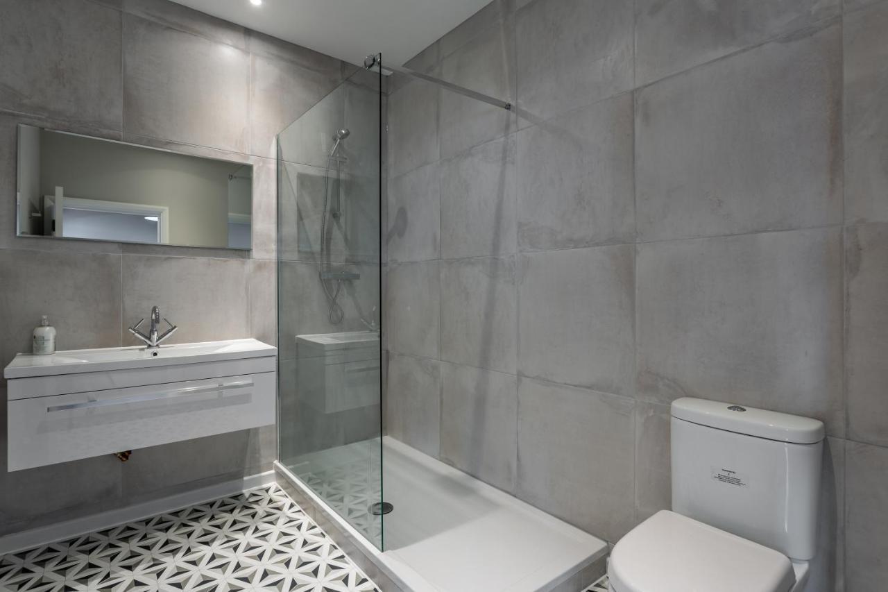 2 Bedroom Apartments With Sofa Bed In Southend Buitenkant foto