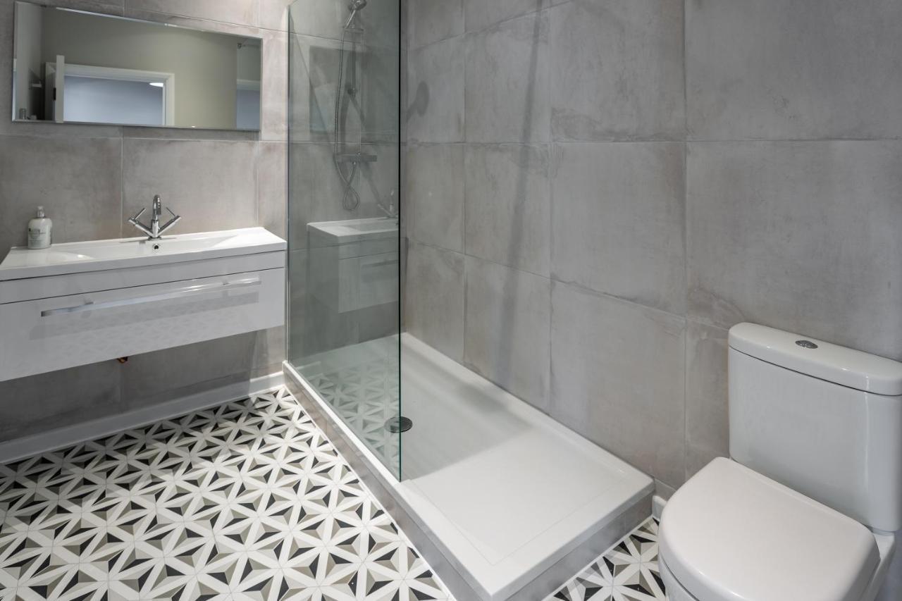 2 Bedroom Apartments With Sofa Bed In Southend Buitenkant foto