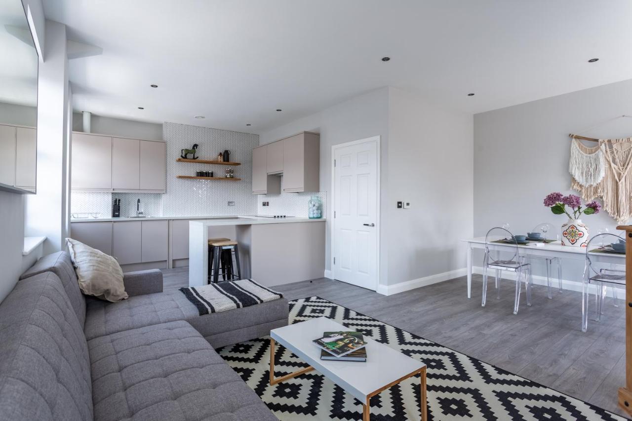2 Bedroom Apartments With Sofa Bed In Southend Buitenkant foto