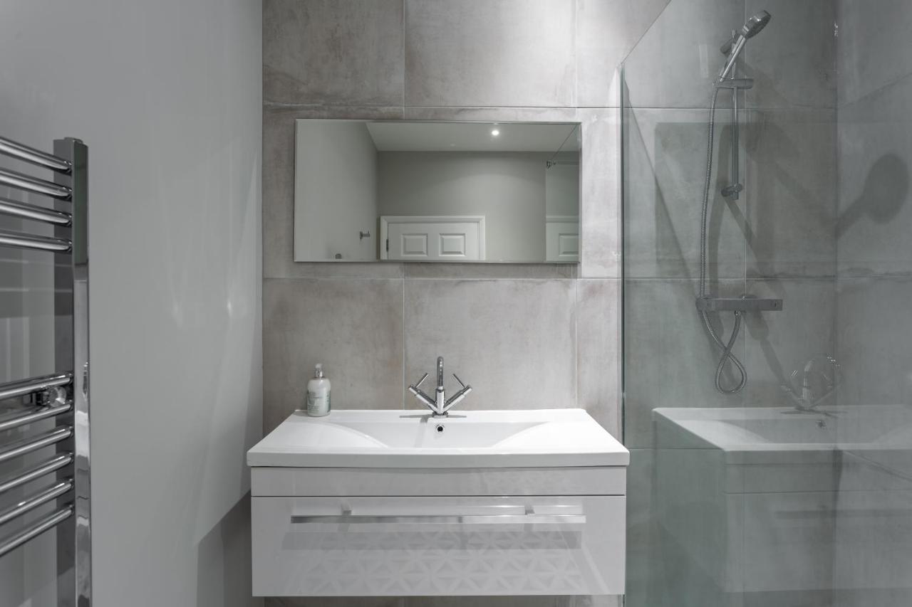 2 Bedroom Apartments With Sofa Bed In Southend Buitenkant foto