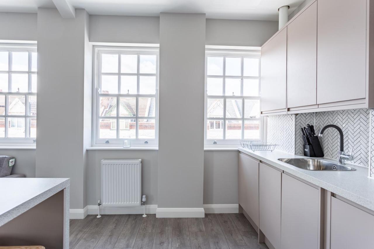 2 Bedroom Apartments With Sofa Bed In Southend Buitenkant foto