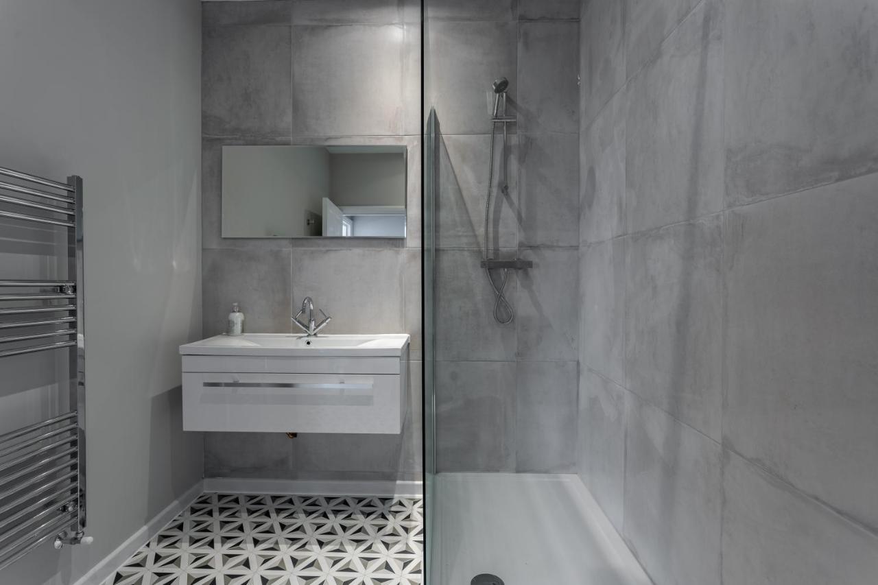 2 Bedroom Apartments With Sofa Bed In Southend Buitenkant foto
